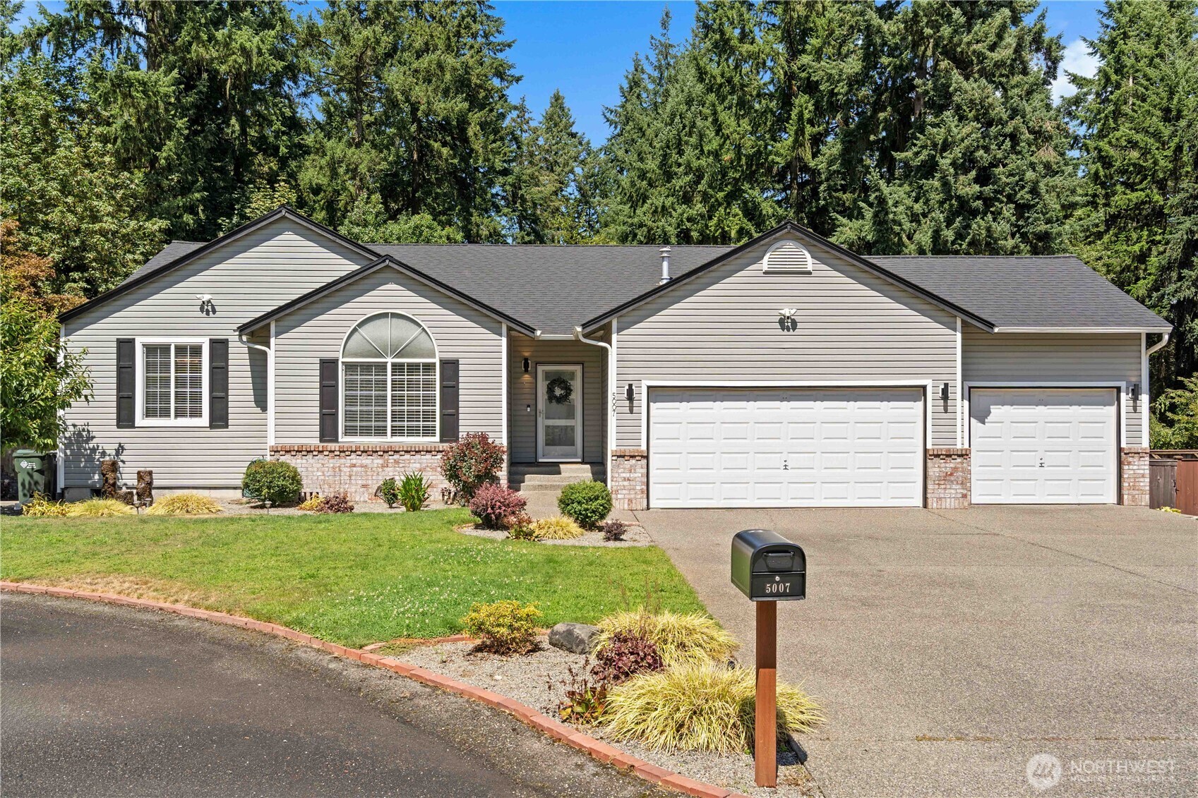 5007 86th Street Ct Property Photo 1
