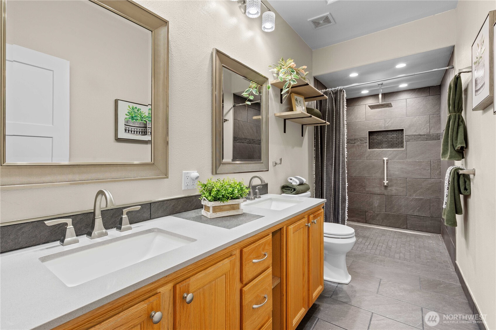 5007 86th Street Ct Property Photo 8