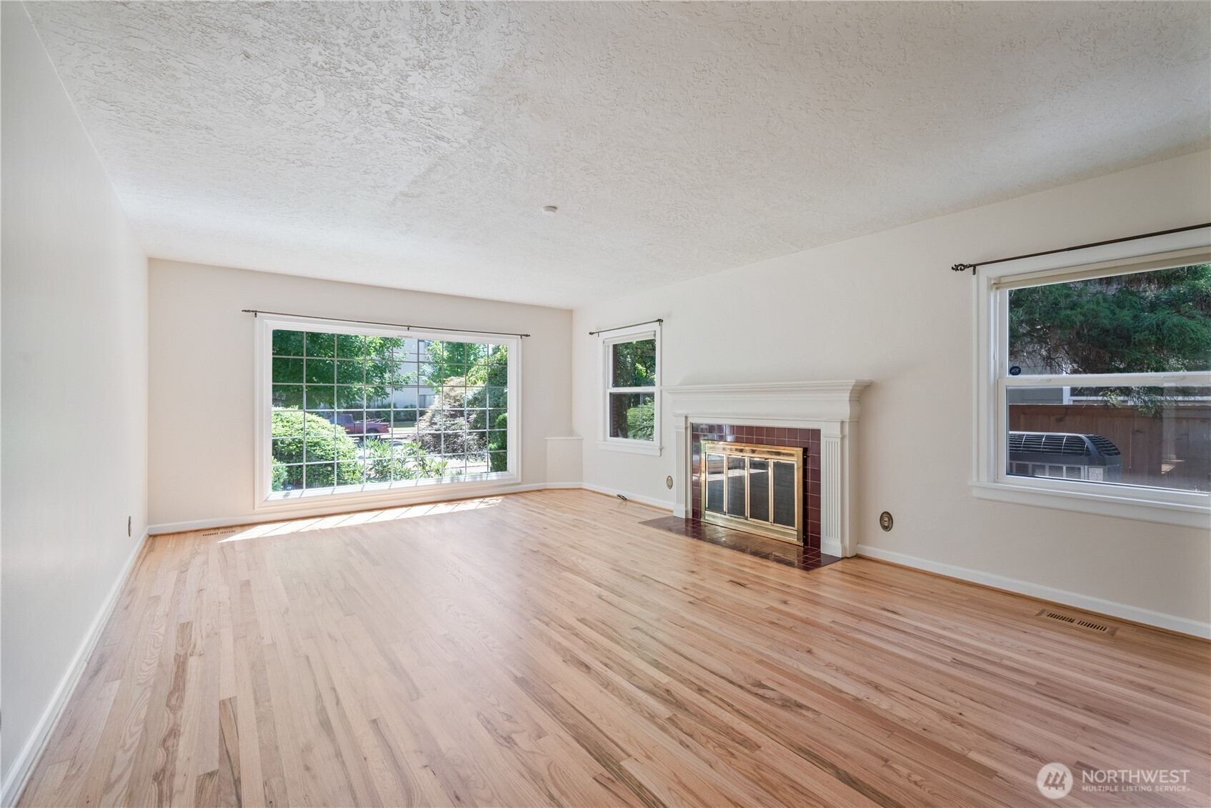 1327 18th Avenue Property Photo 4