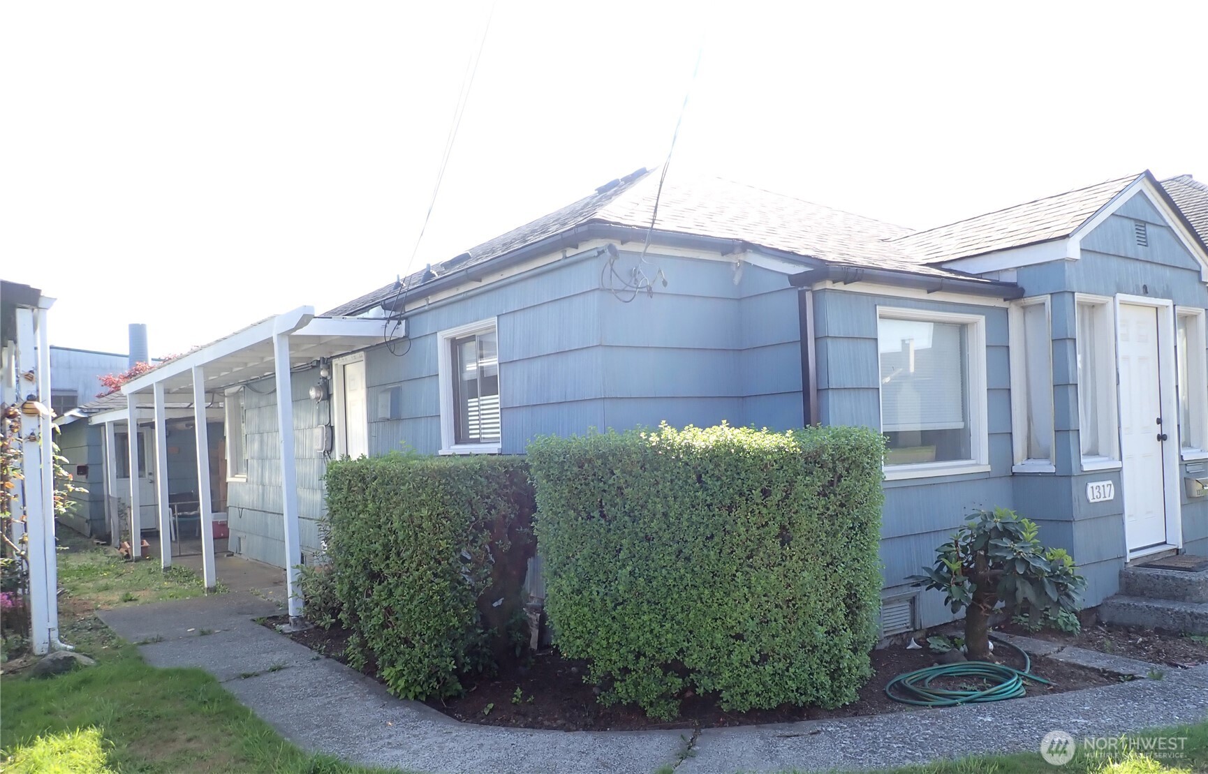 1317 W Market Street Property Photo 2