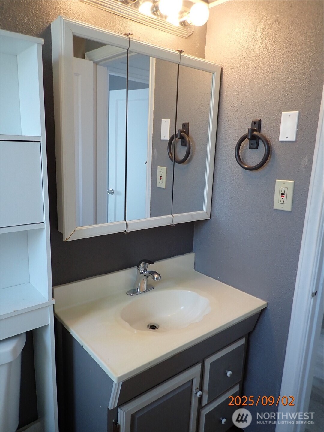 1317 W Market Street Property Photo 14
