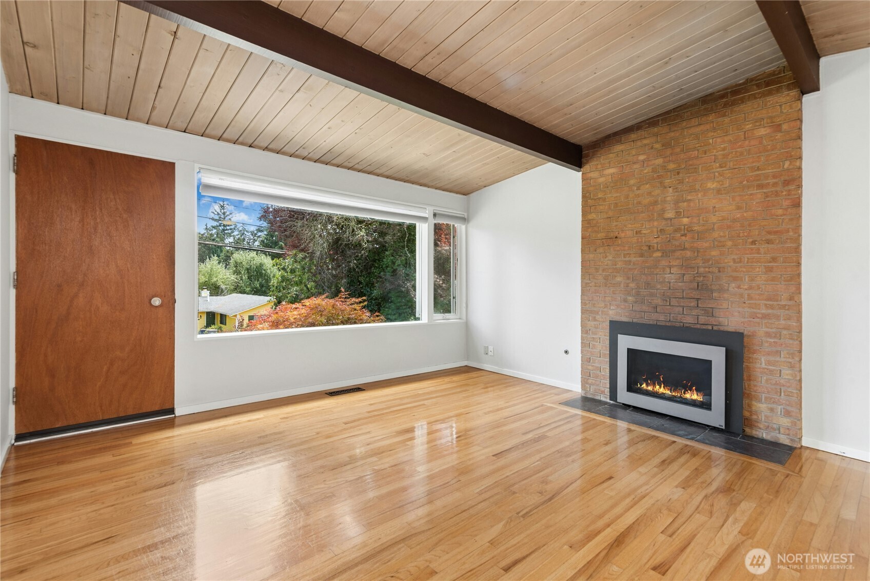 12017 93rd Avenue Property Photo 3