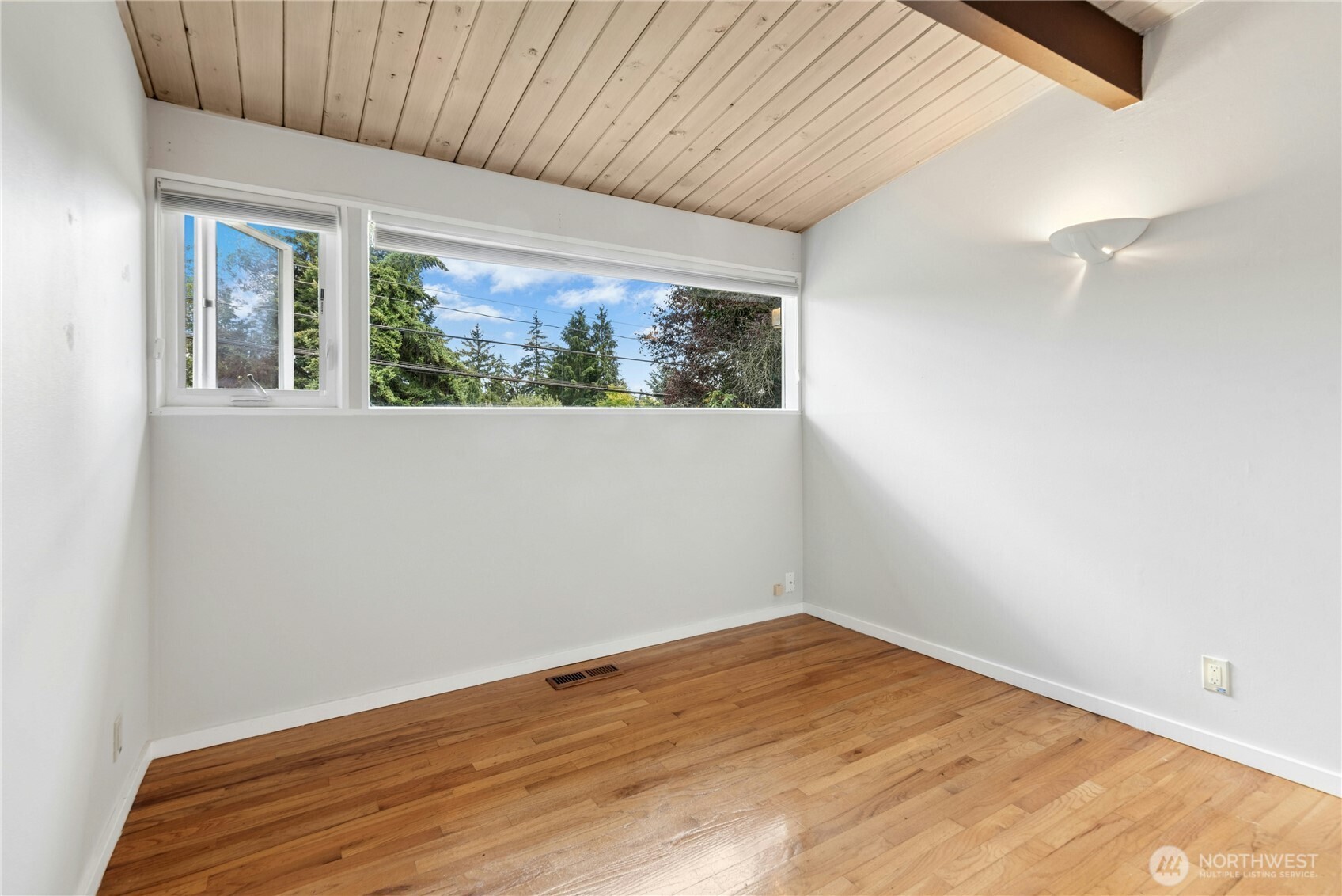 12017 93rd Avenue Property Photo 13