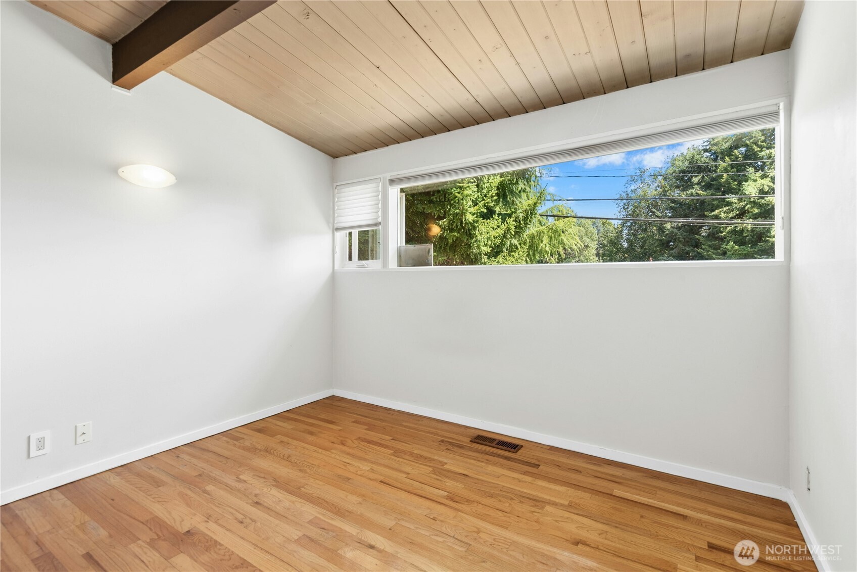 12017 93rd Avenue Property Photo 15