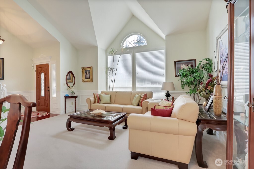 30807 1st Place Property Photo 4