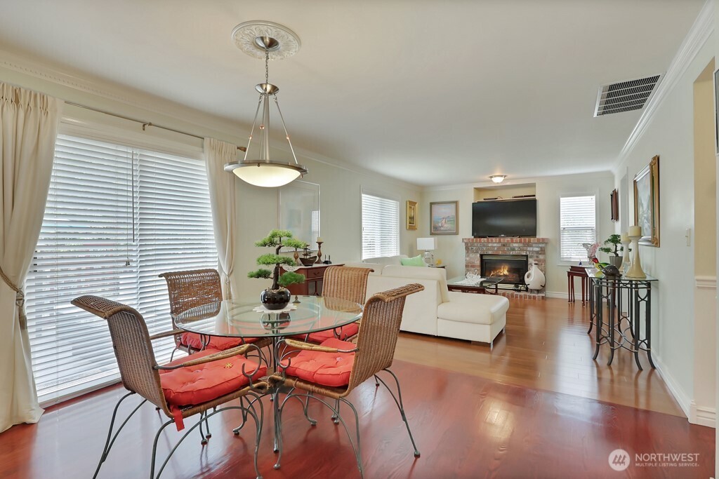 30807 1st Place Property Photo 6