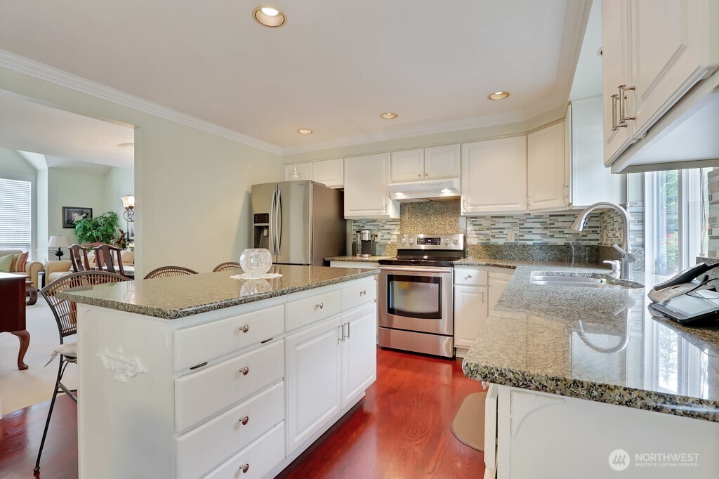 30807 1st Place Property Photo 10
