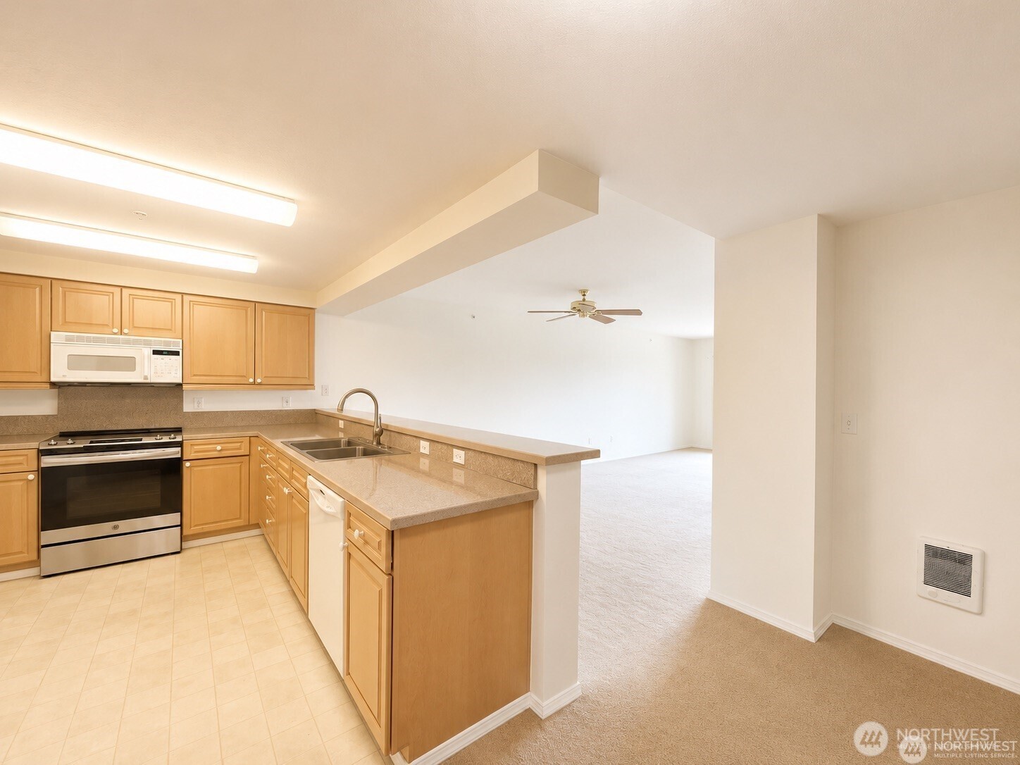 15020 Bothell Way 204 Property Photo 4
