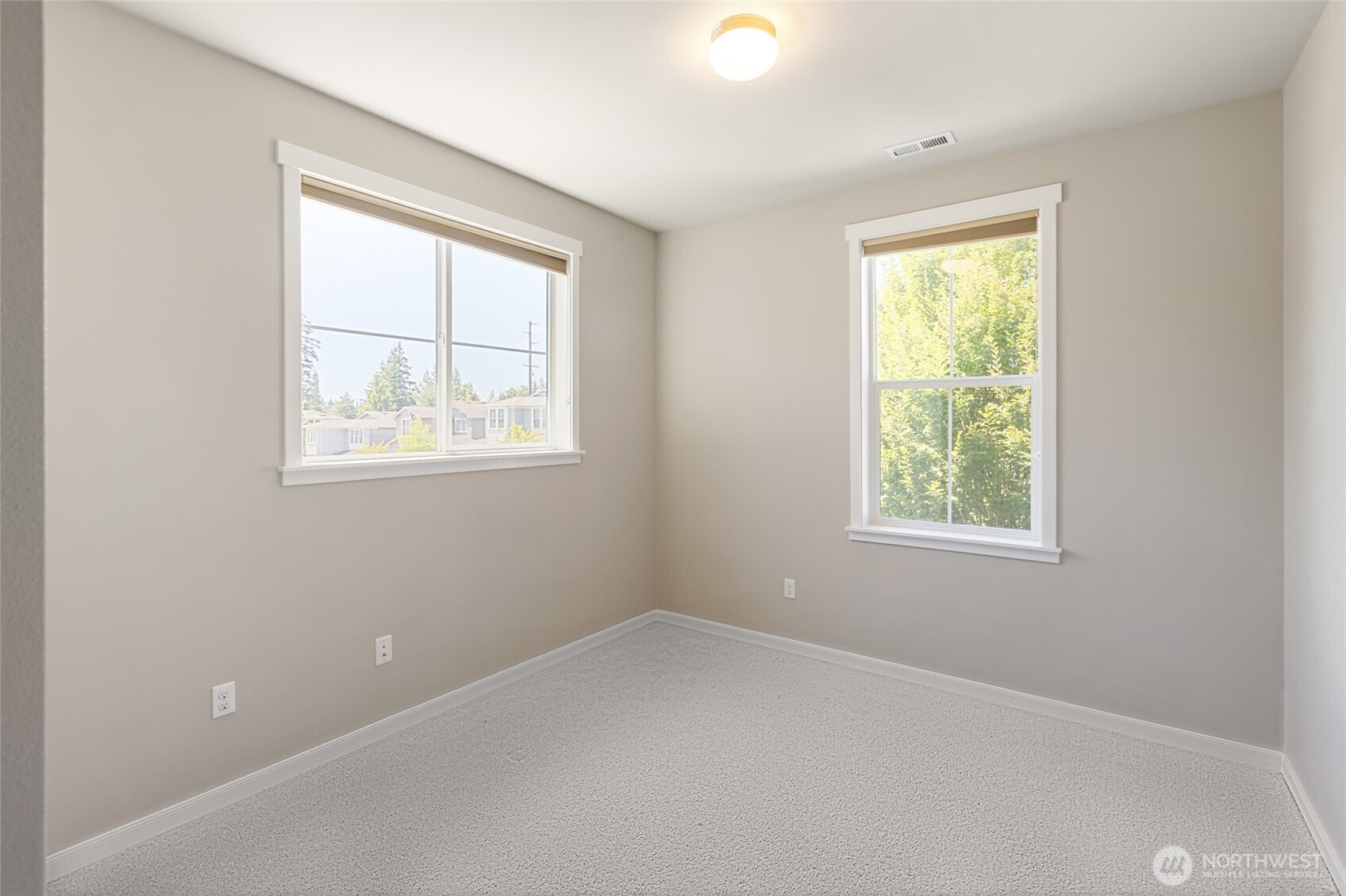 2412 Ne Boulderstone Court Property Photo 16