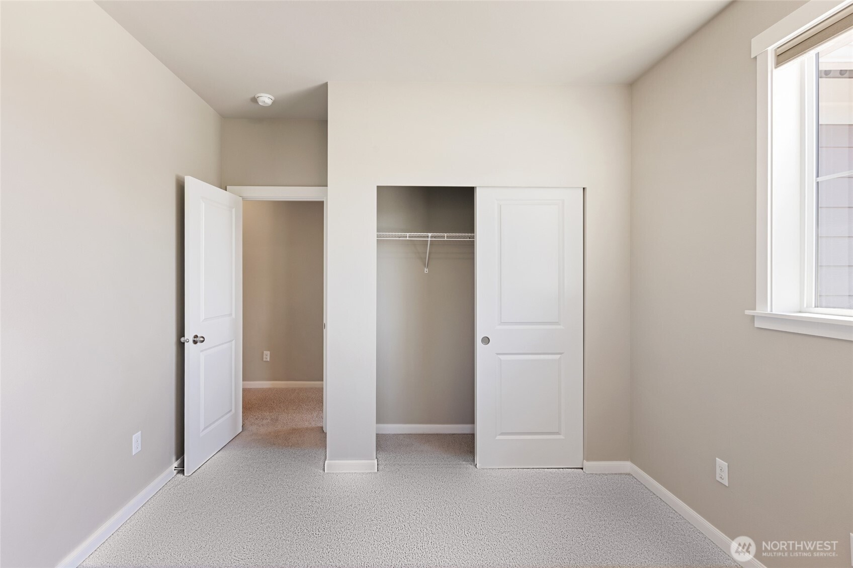 2412 Ne Boulderstone Court Property Photo 17
