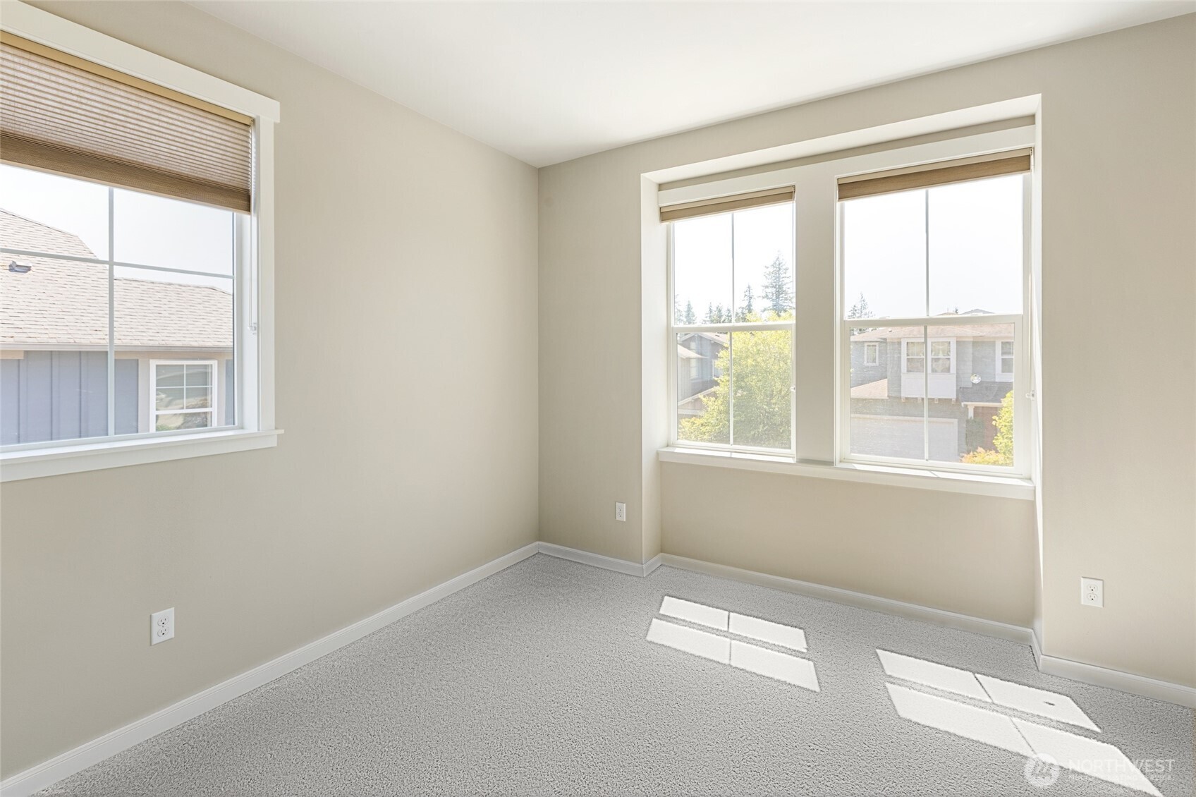 2412 Ne Boulderstone Court Property Photo 18