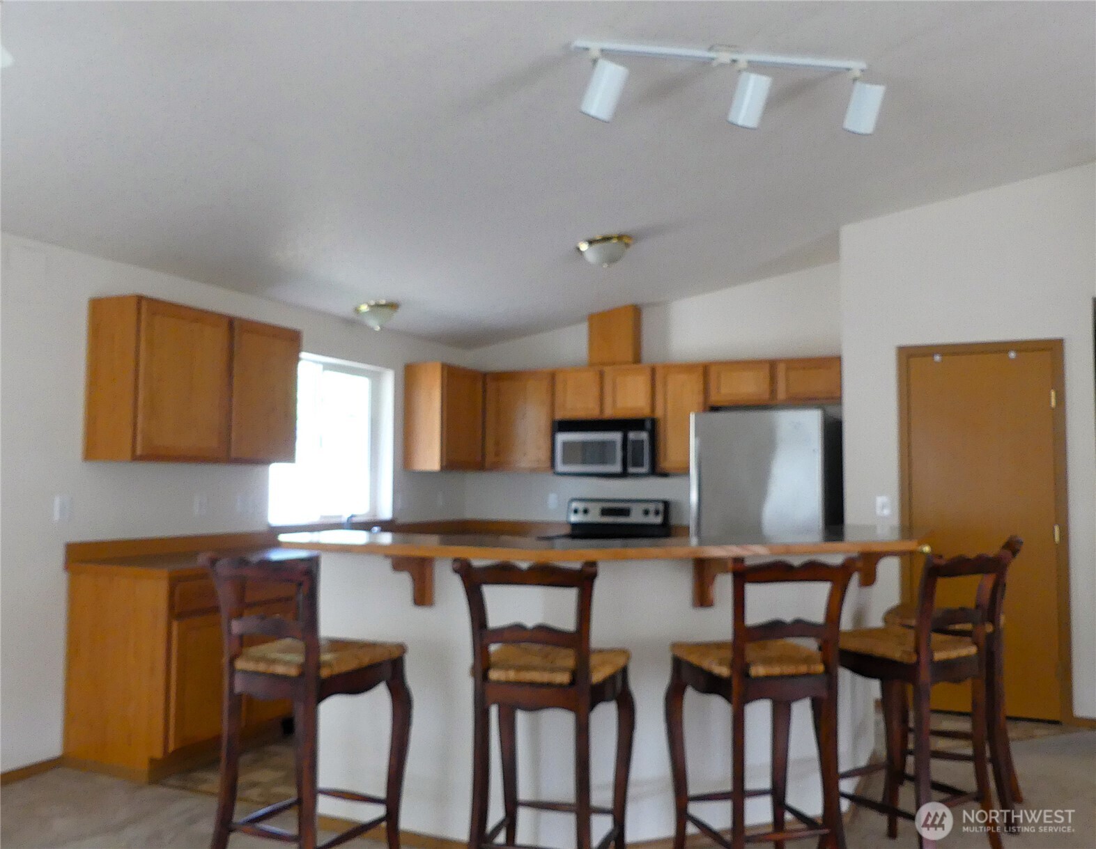 1320 Ashland Street Property Photo 8