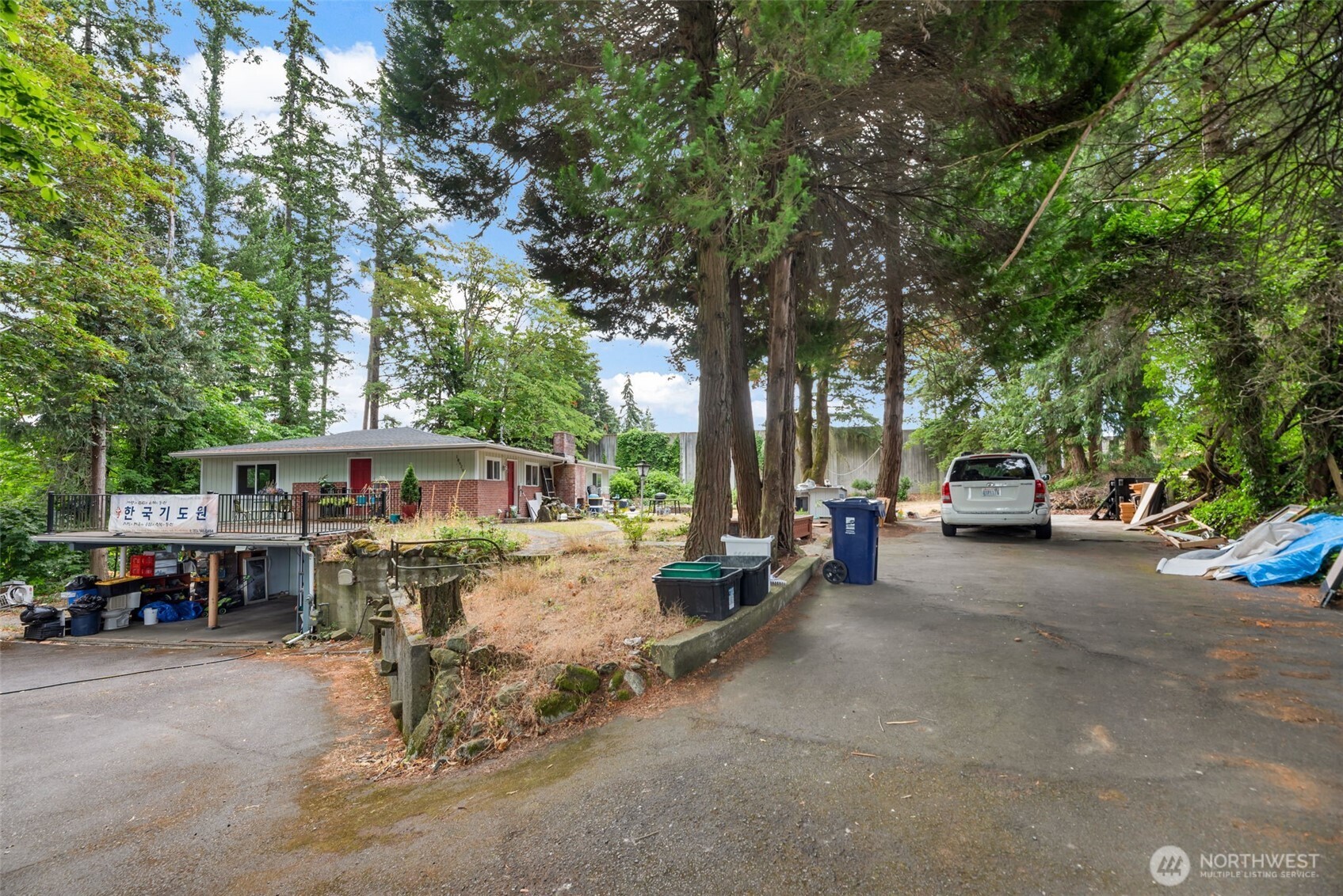 18929 Highway 99 Property Photo 2