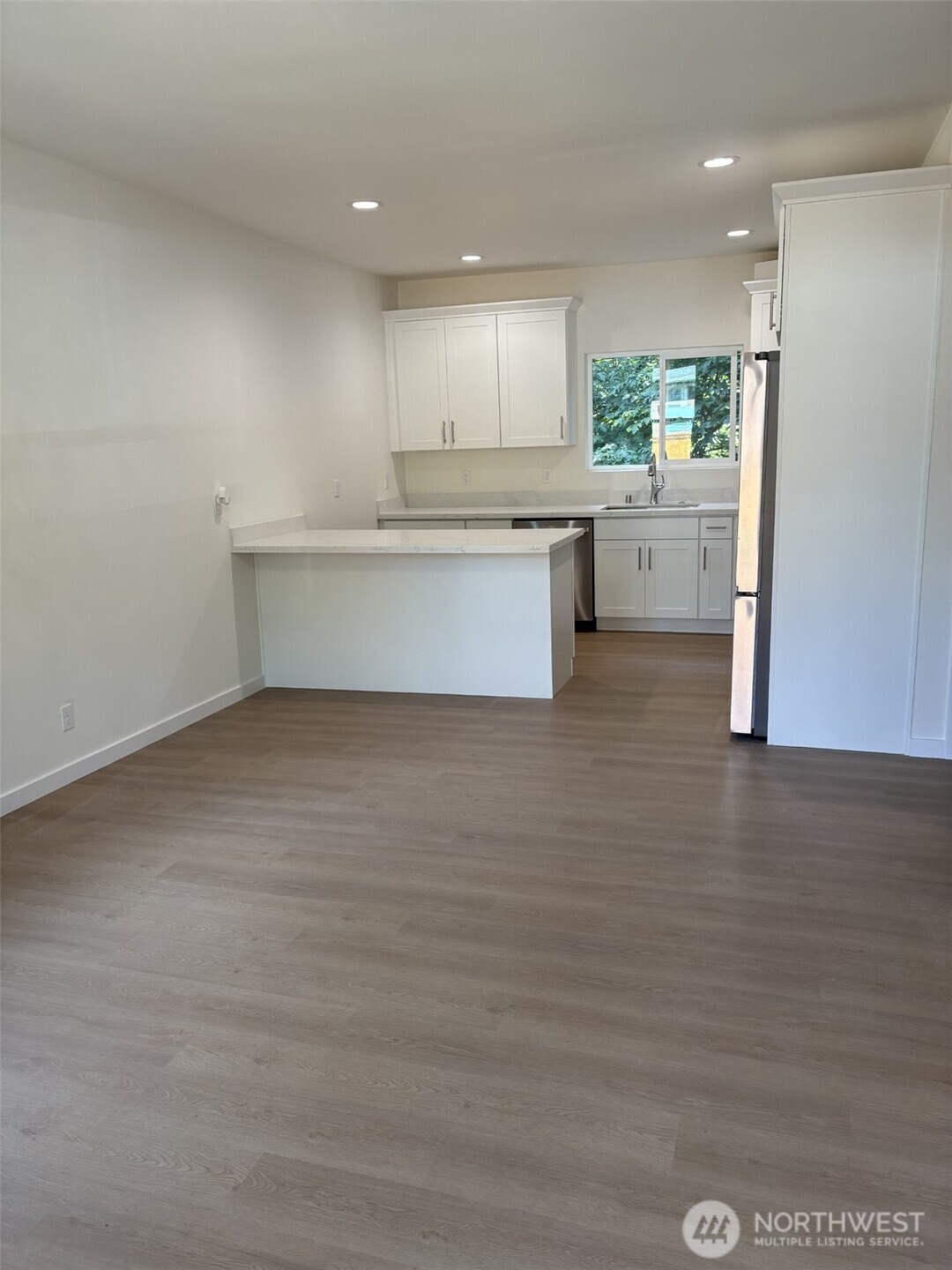 7537 S Dillard Avenue Property Photo 3