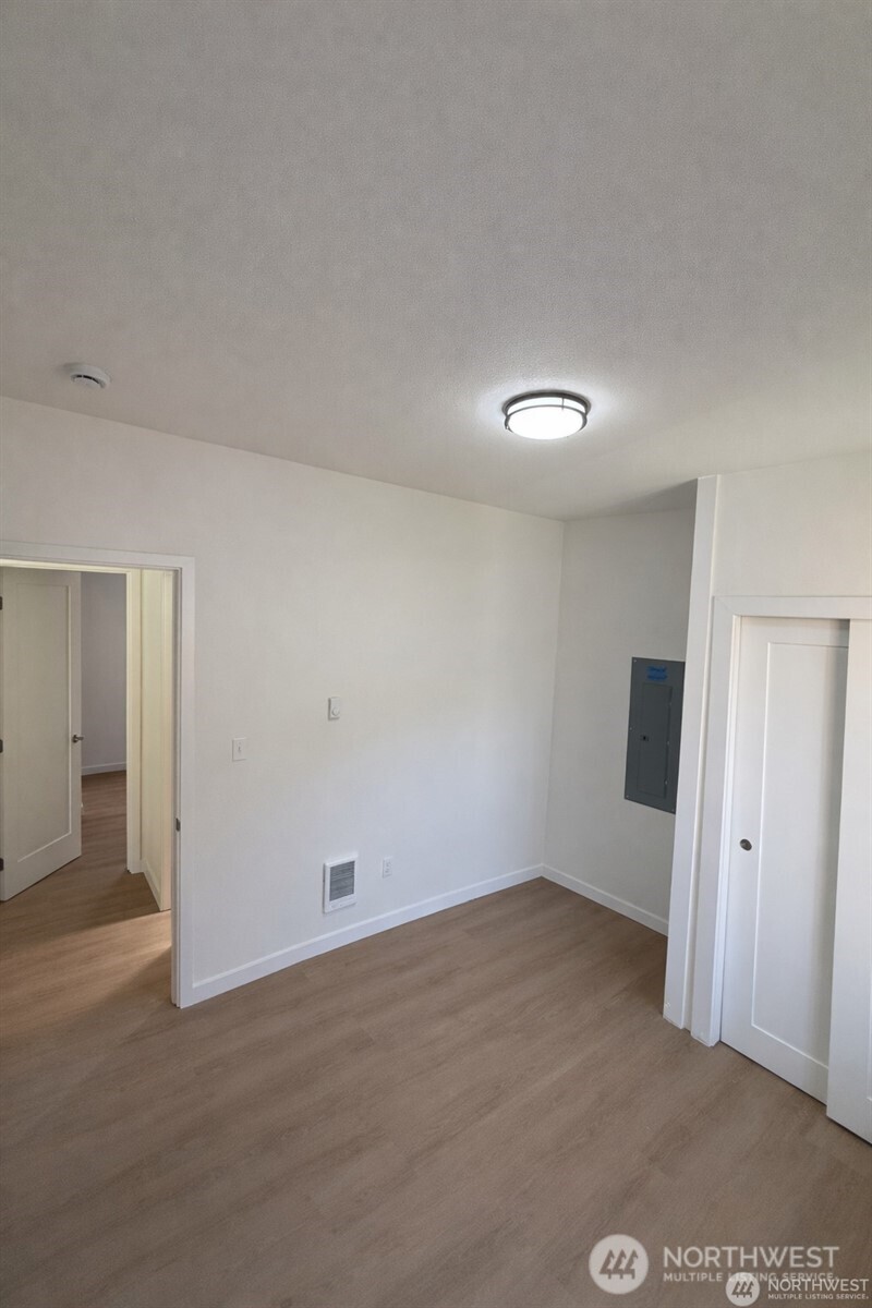 7537 S Dillard Avenue Property Photo 6