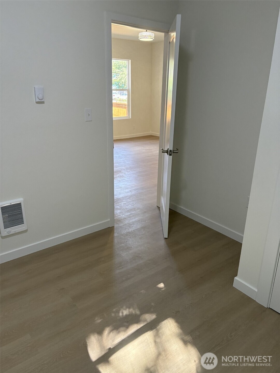 7537 S Dillard Avenue Property Photo 8