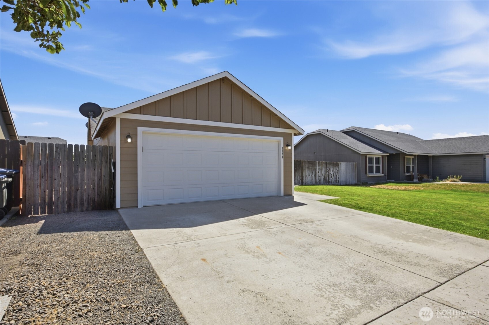 1621 E Truman Drive Property Photo 4