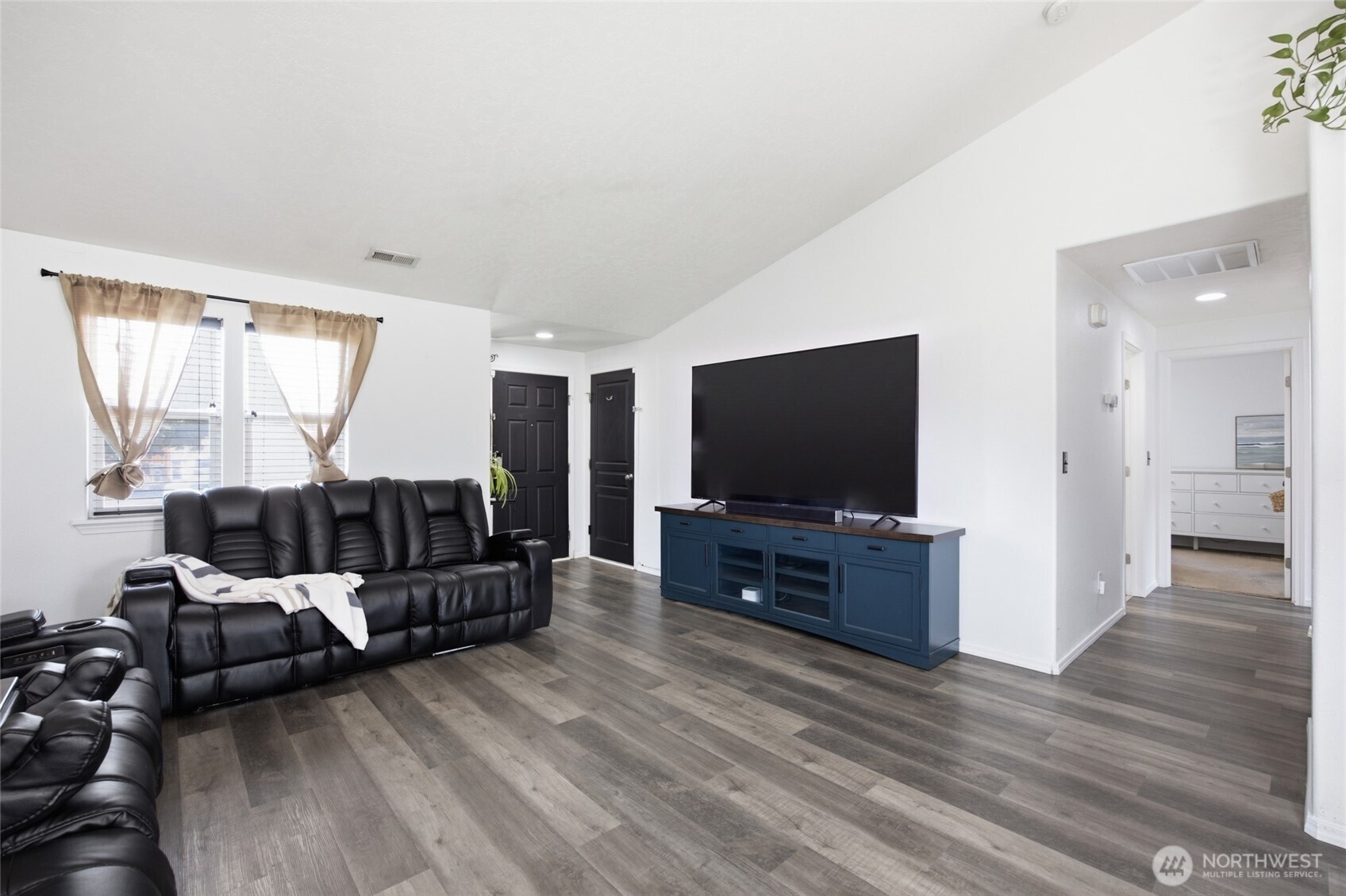 1621 E Truman Drive Property Photo 18