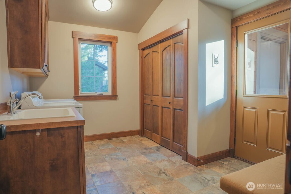 331 Black Nugget Lane Property Photo 21