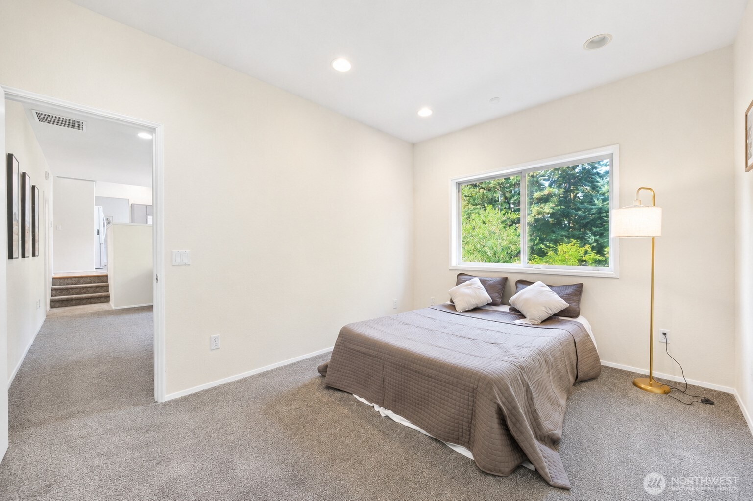 844 Holbeck Drive Property Photo 8