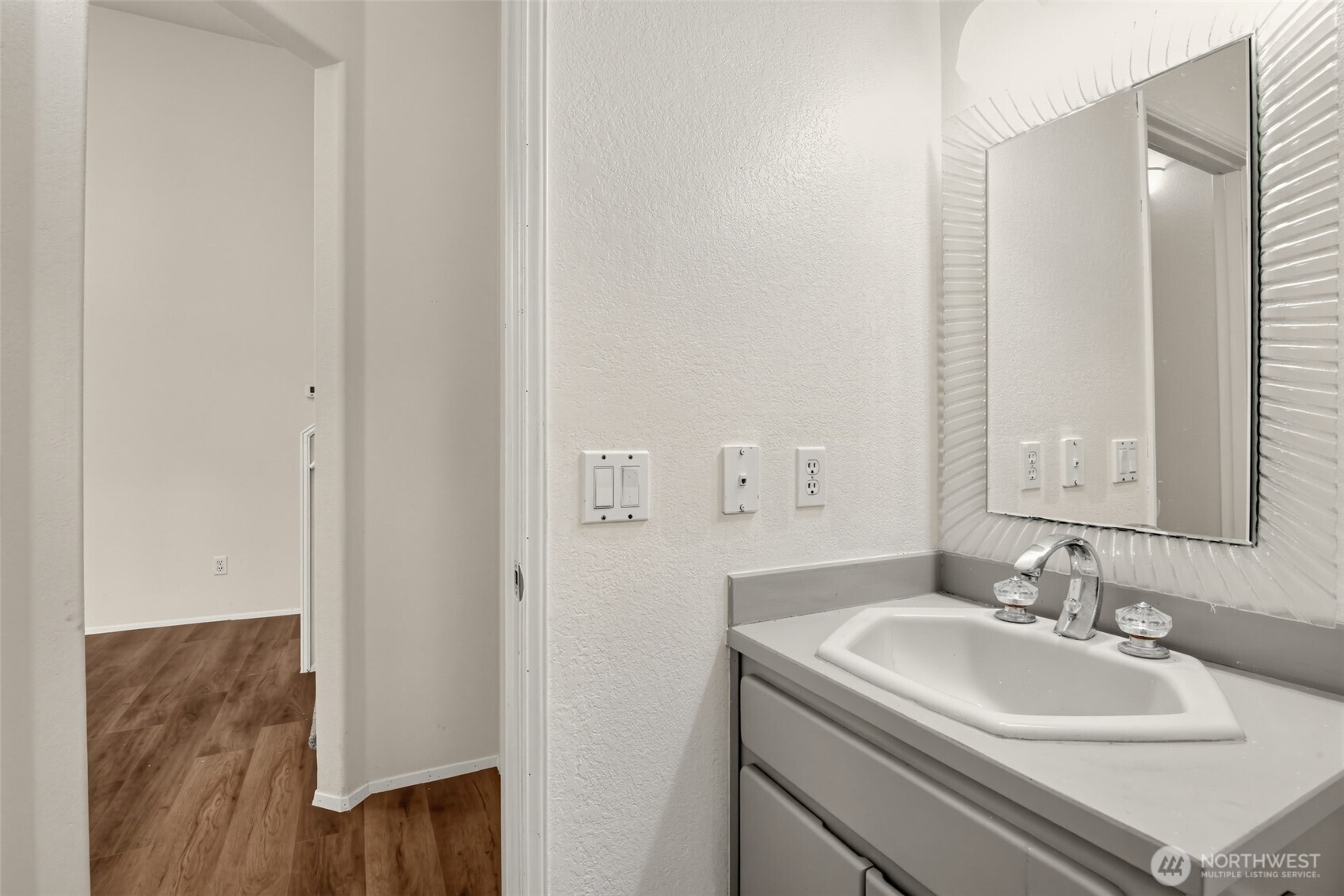 844 Holbeck Drive Property Photo 11