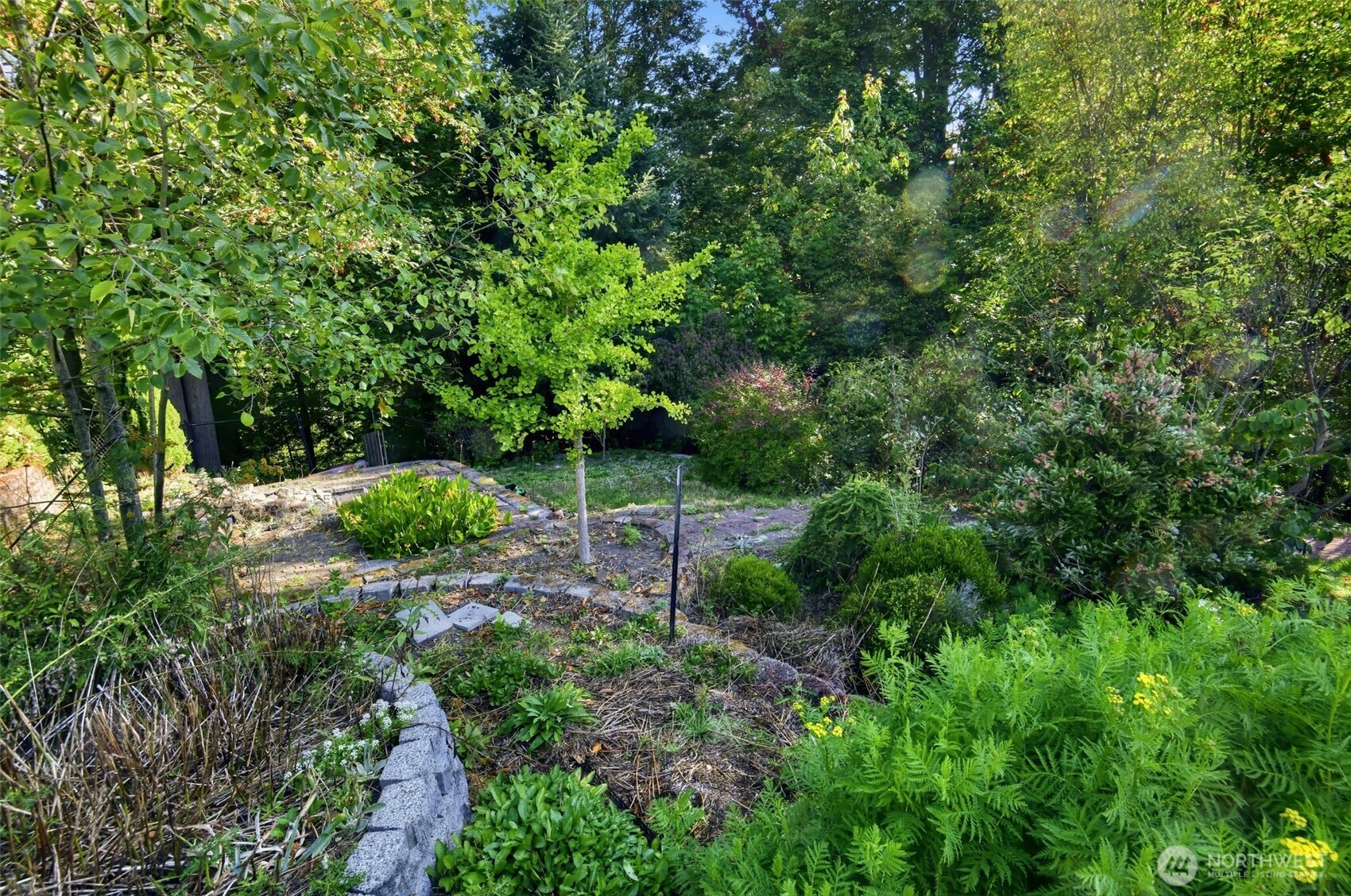 844 Holbeck Drive Property Photo 18