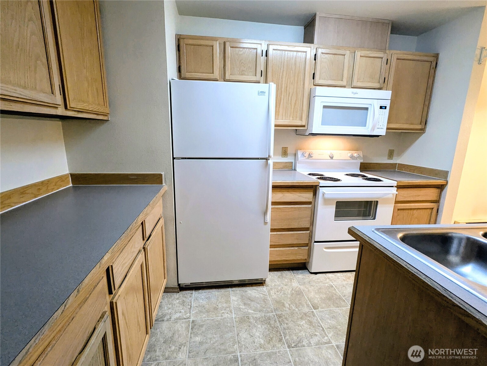 9825 18th Avenue E4 Property Photo 4