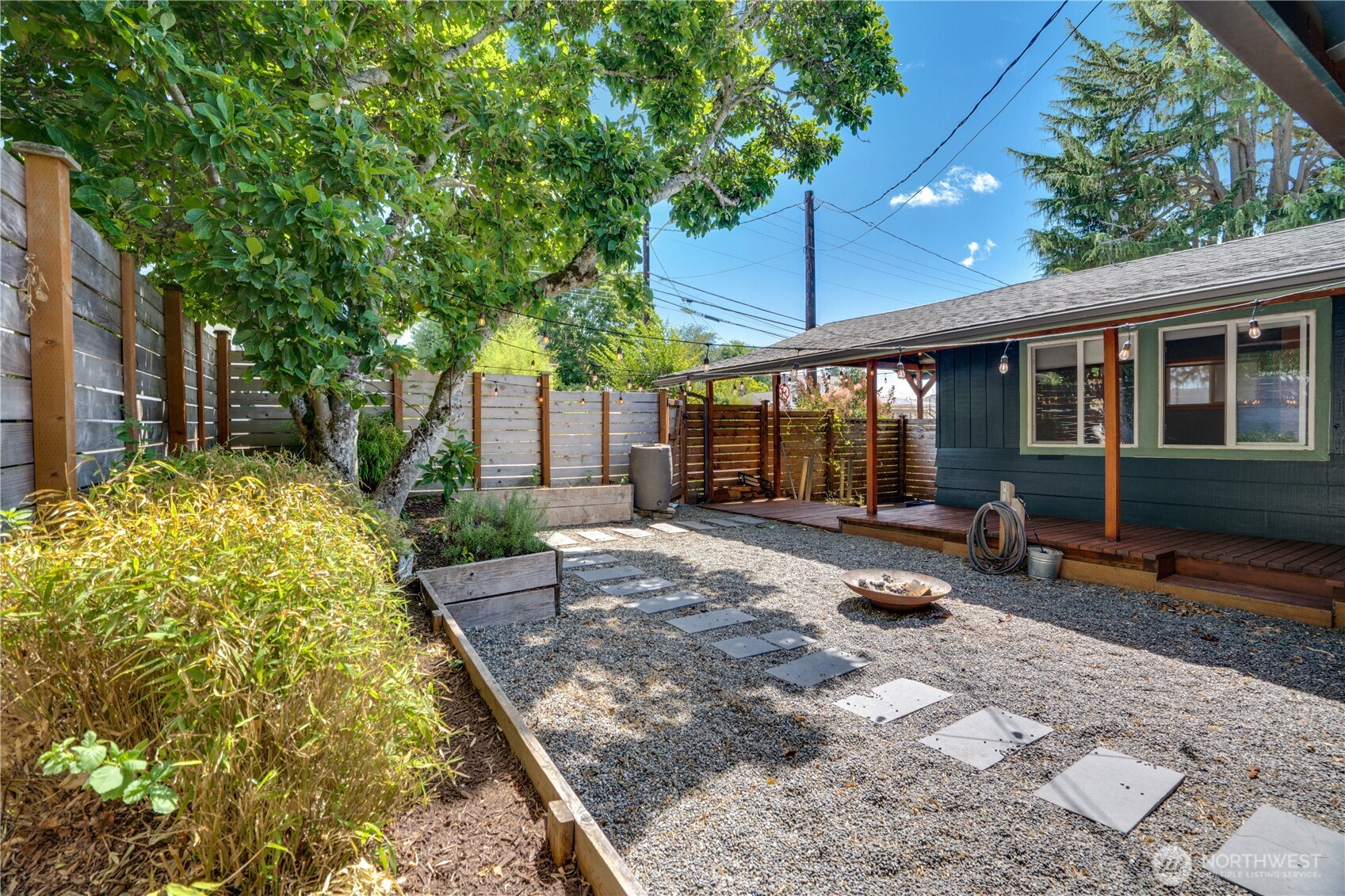 1127 Perry Avenue Property Photo 2