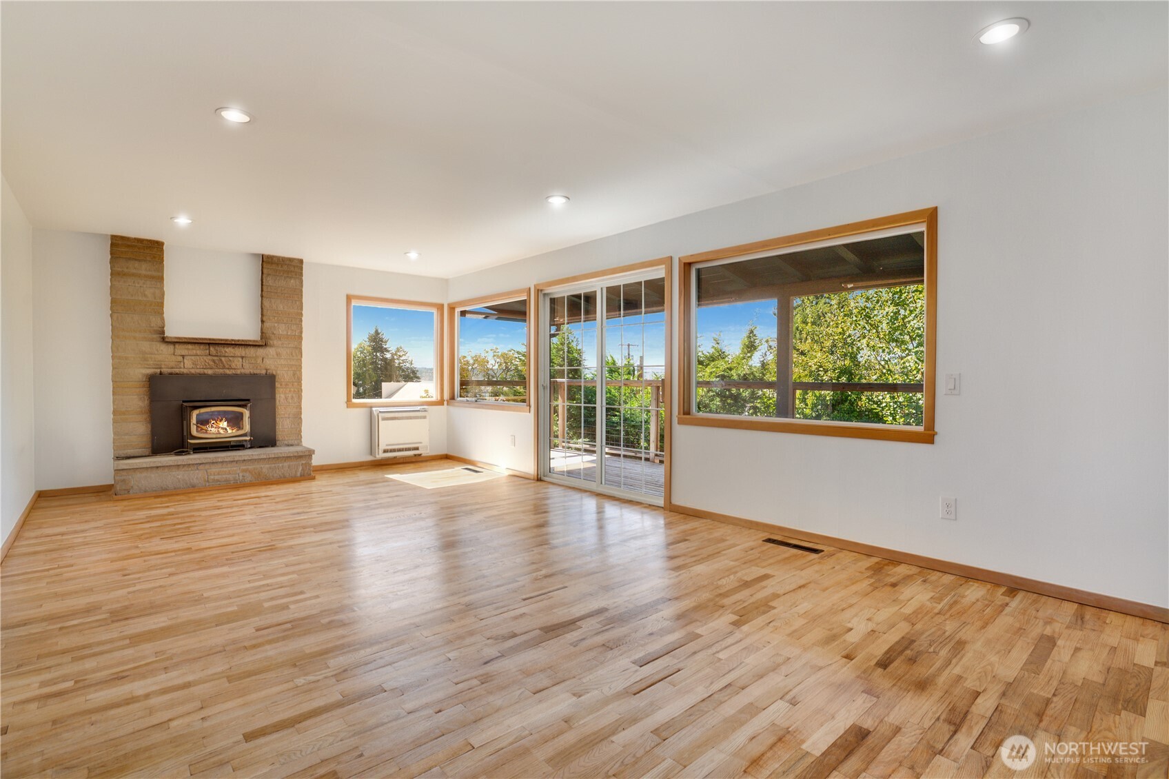 1127 Perry Avenue Property Photo 3