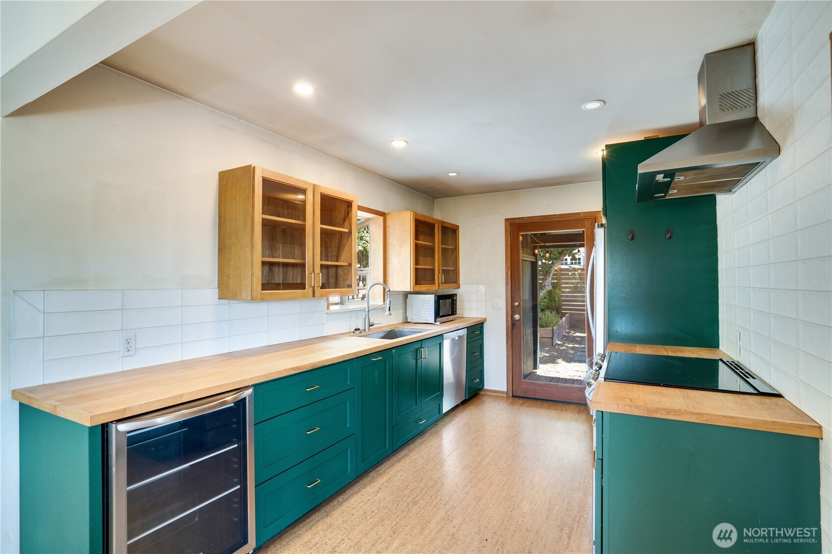 1127 Perry Avenue Property Photo 7