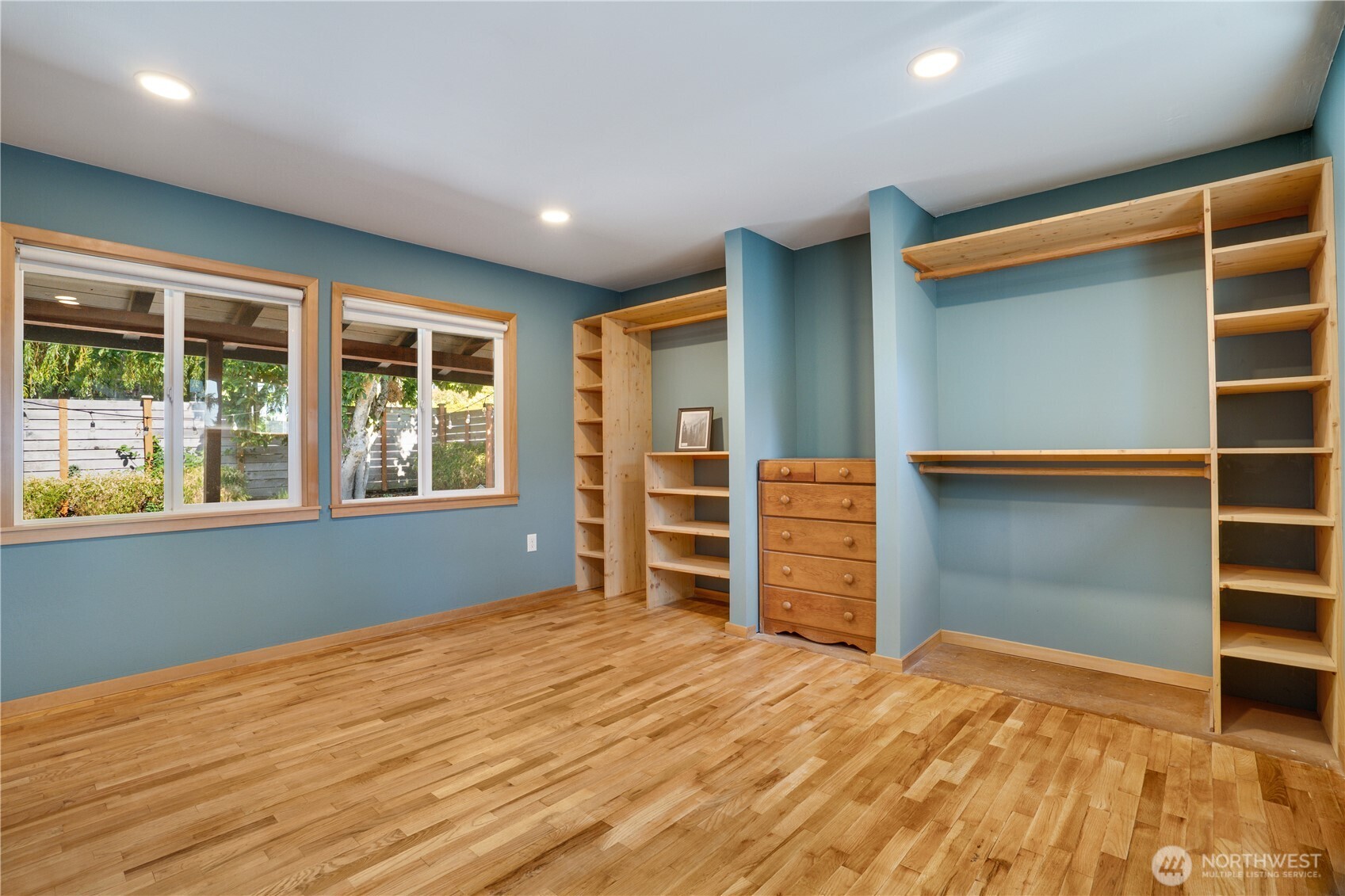 1127 Perry Avenue Property Photo 12