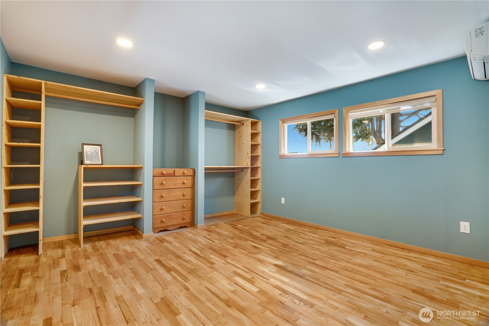 1127 Perry Avenue Property Photo 13