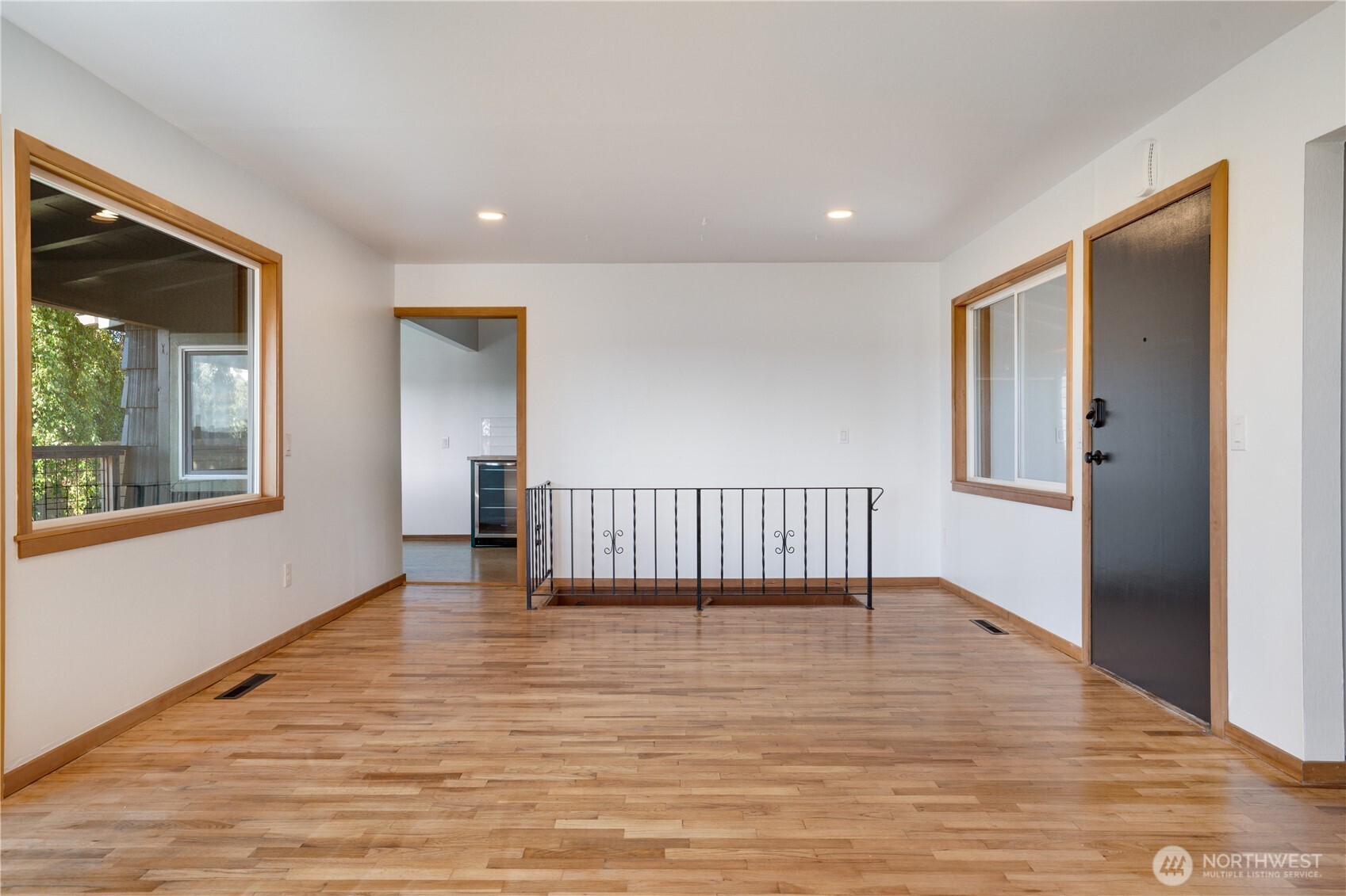 1127 Perry Avenue Property Photo 16