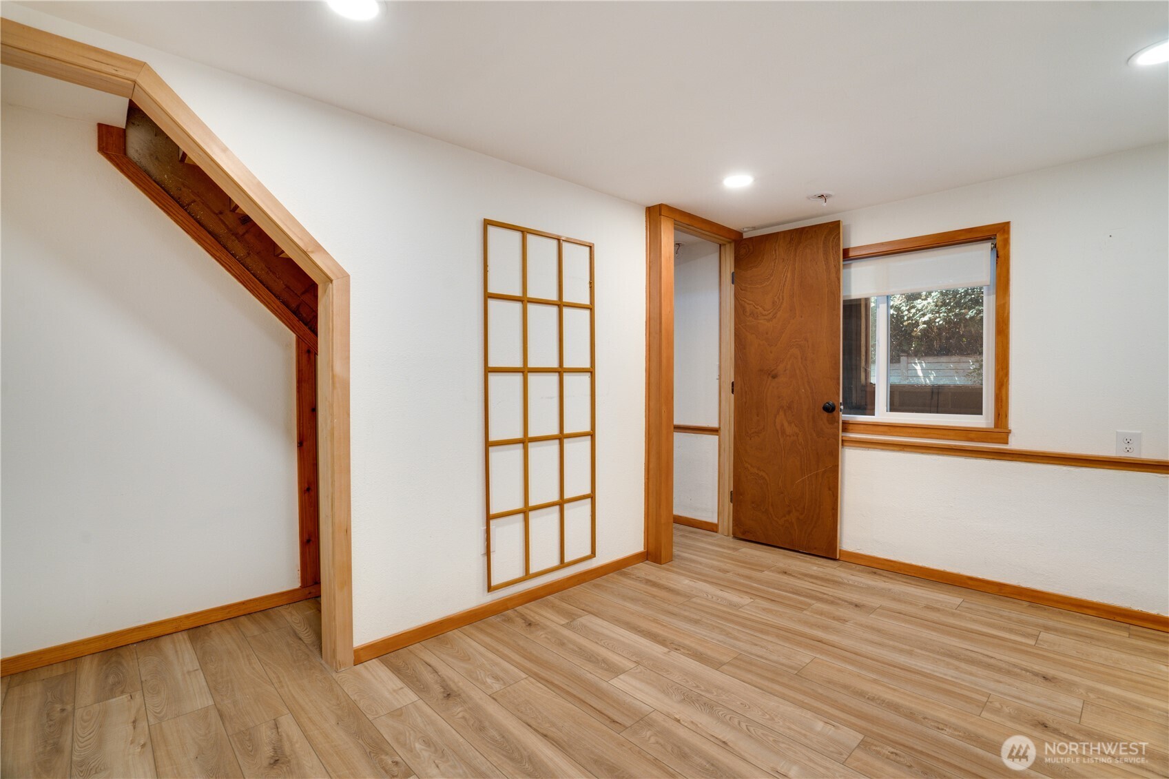 1127 Perry Avenue Property Photo 22