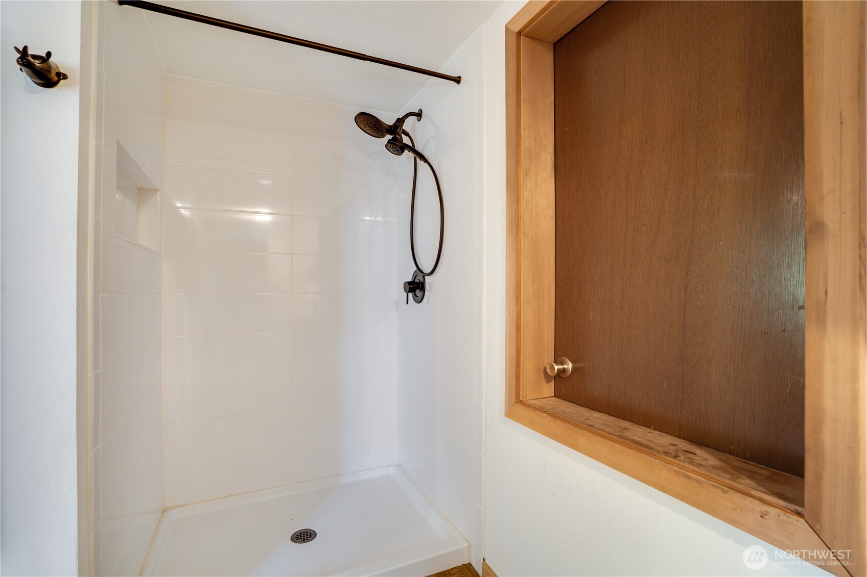 1127 Perry Avenue Property Photo 23