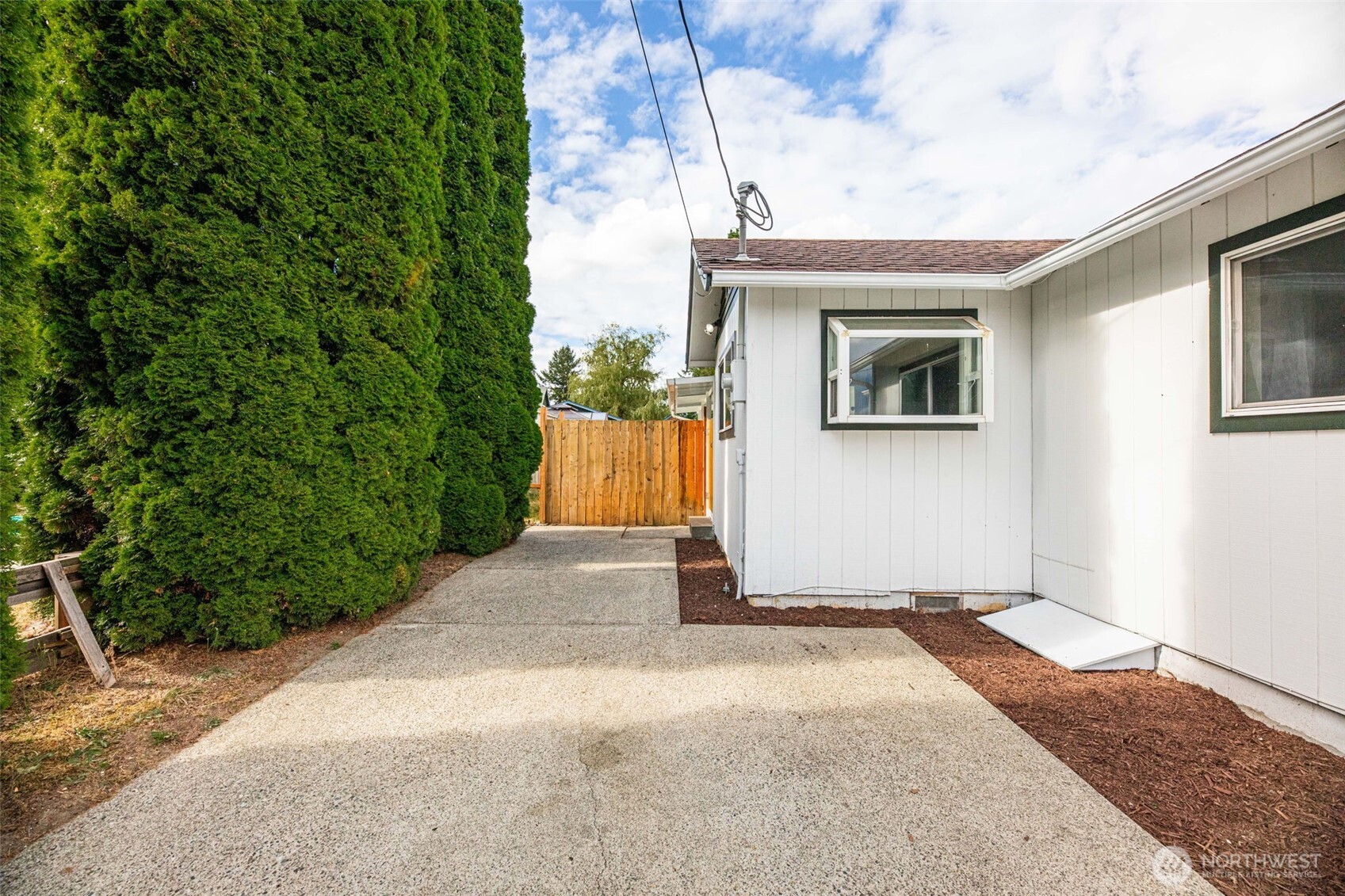 303 Fir Avenue Property Photo 5