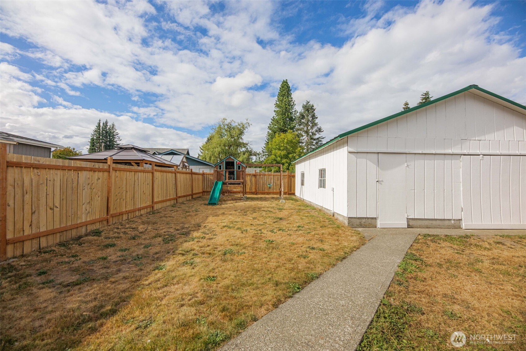 303 Fir Avenue Property Photo 8