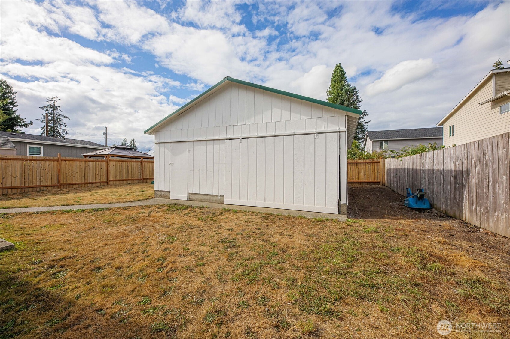 303 Fir Avenue Property Photo 13
