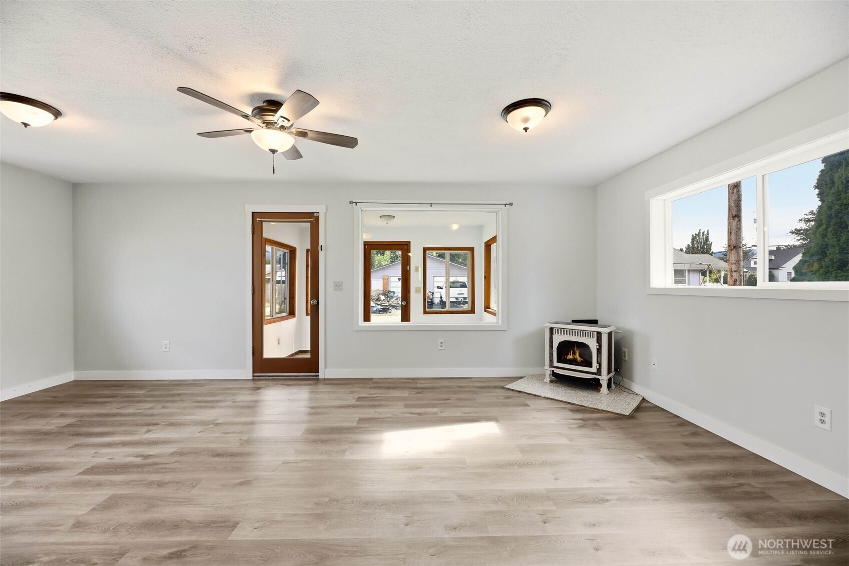 303 Fir Avenue Property Photo 25