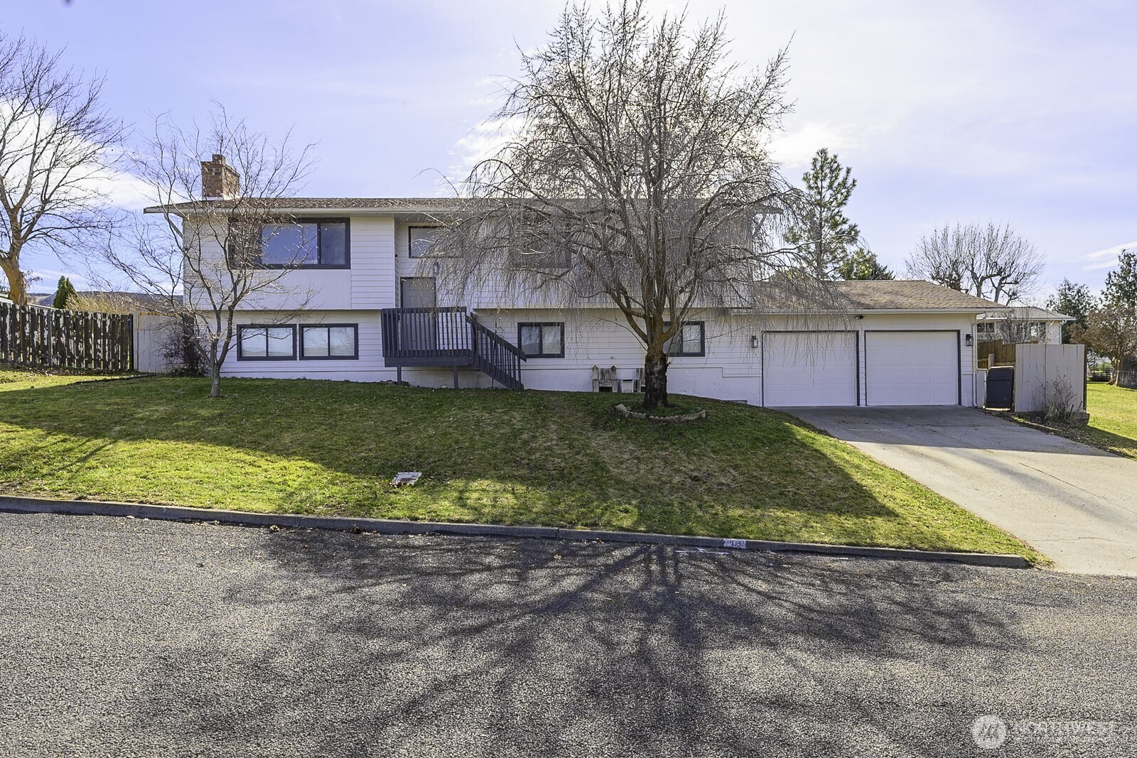 32 Diamond Street Property Photo 1