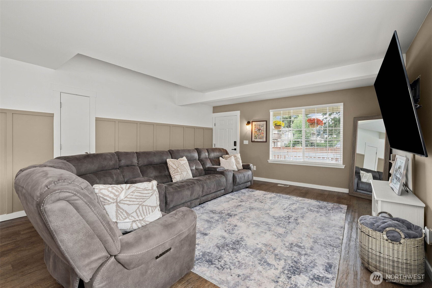 4621 212th Street Property Photo 6