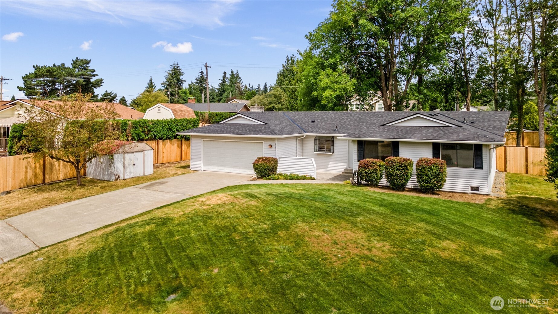 2203 Fir Court Property Photo 1