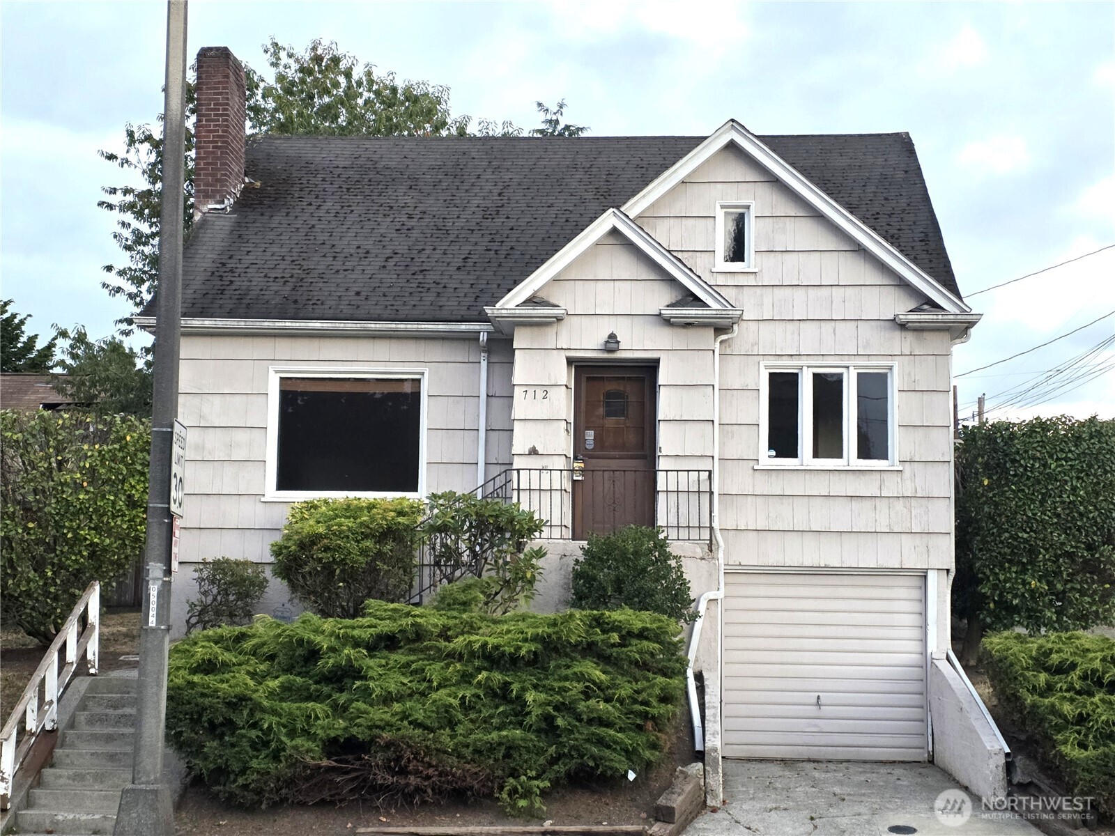 712 S Union Avenue Property Photo 1