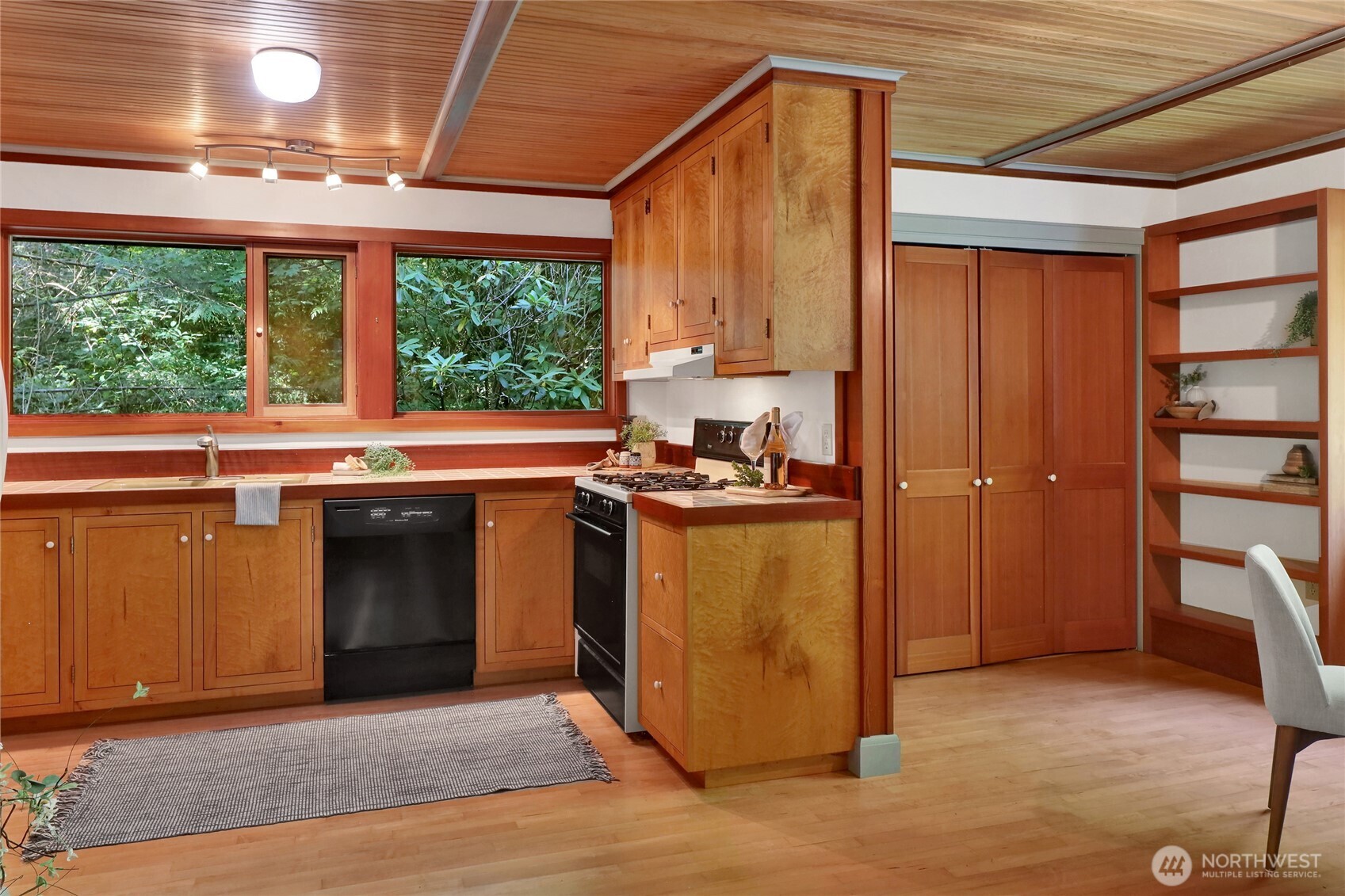 3270 Pond Lane Property Photo 11