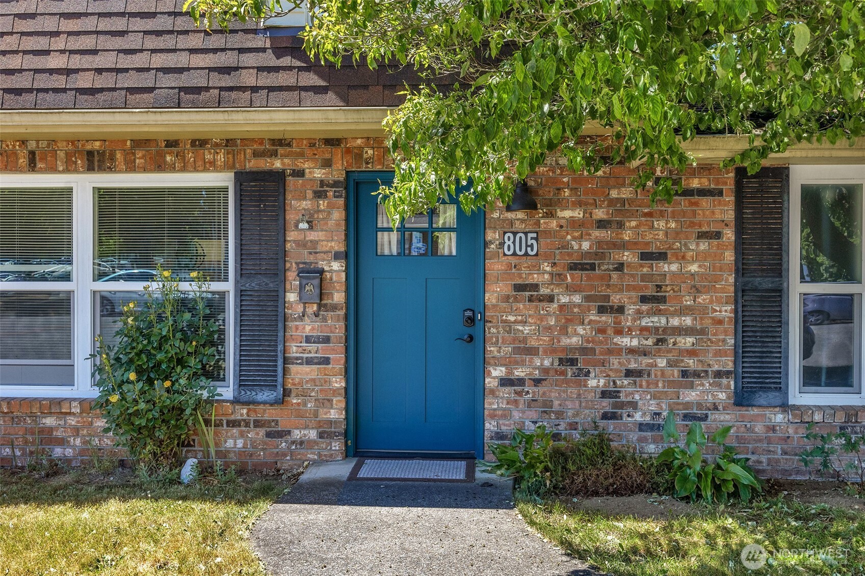 1527 8th Street Property Photo 3