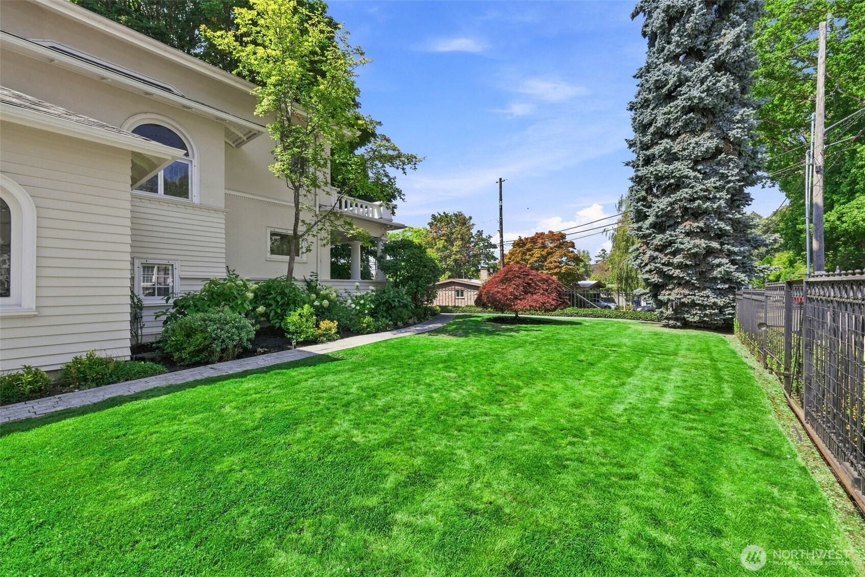 1111 Bellevue Place Property Photo 39