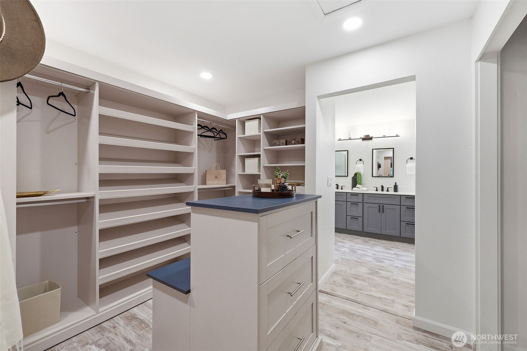 1827 218th Place Property Photo 10