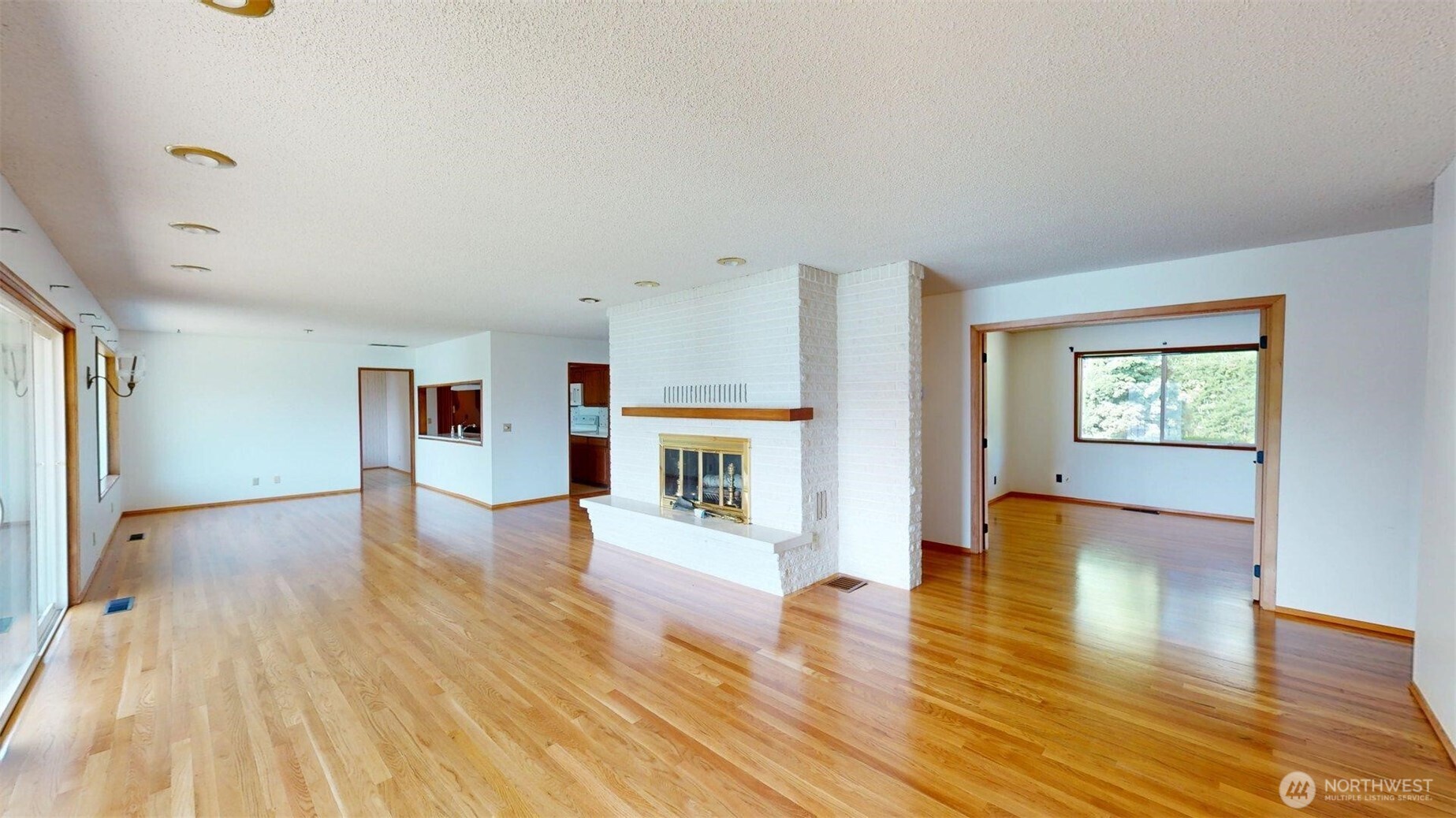 74 Westlake Property Photo 6