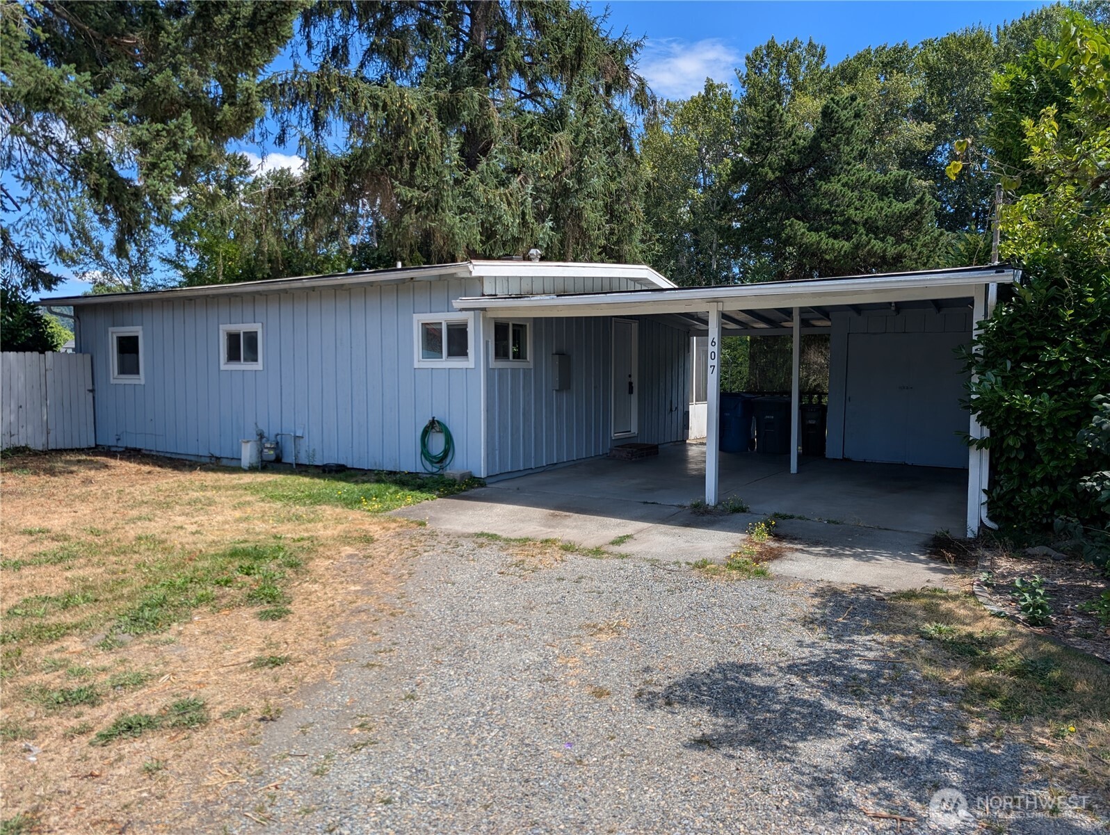 607 5th Street Property Photo 1