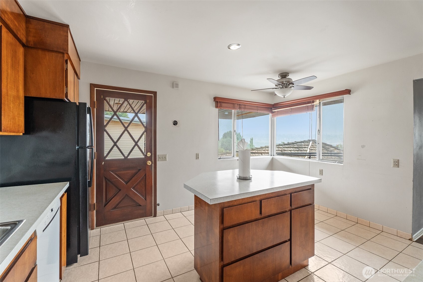 1210 N Ashland Avenue Property Photo 8